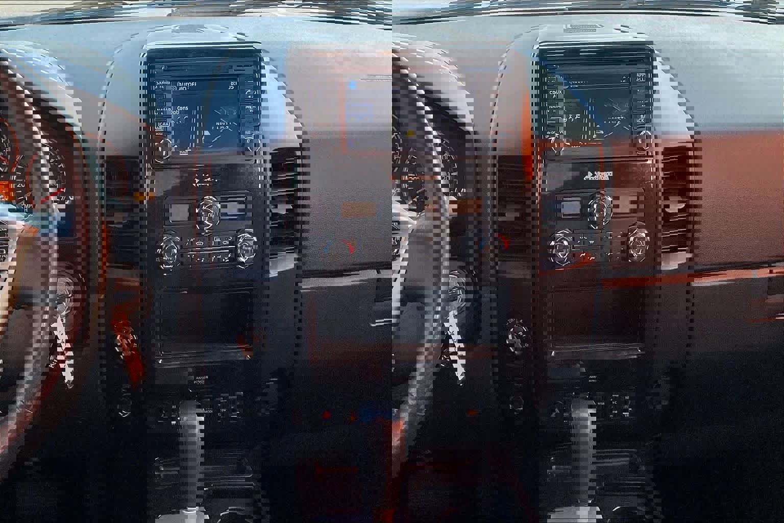 Used 2015 Nissan Titan SL w/ SL Moonroof Package image 7