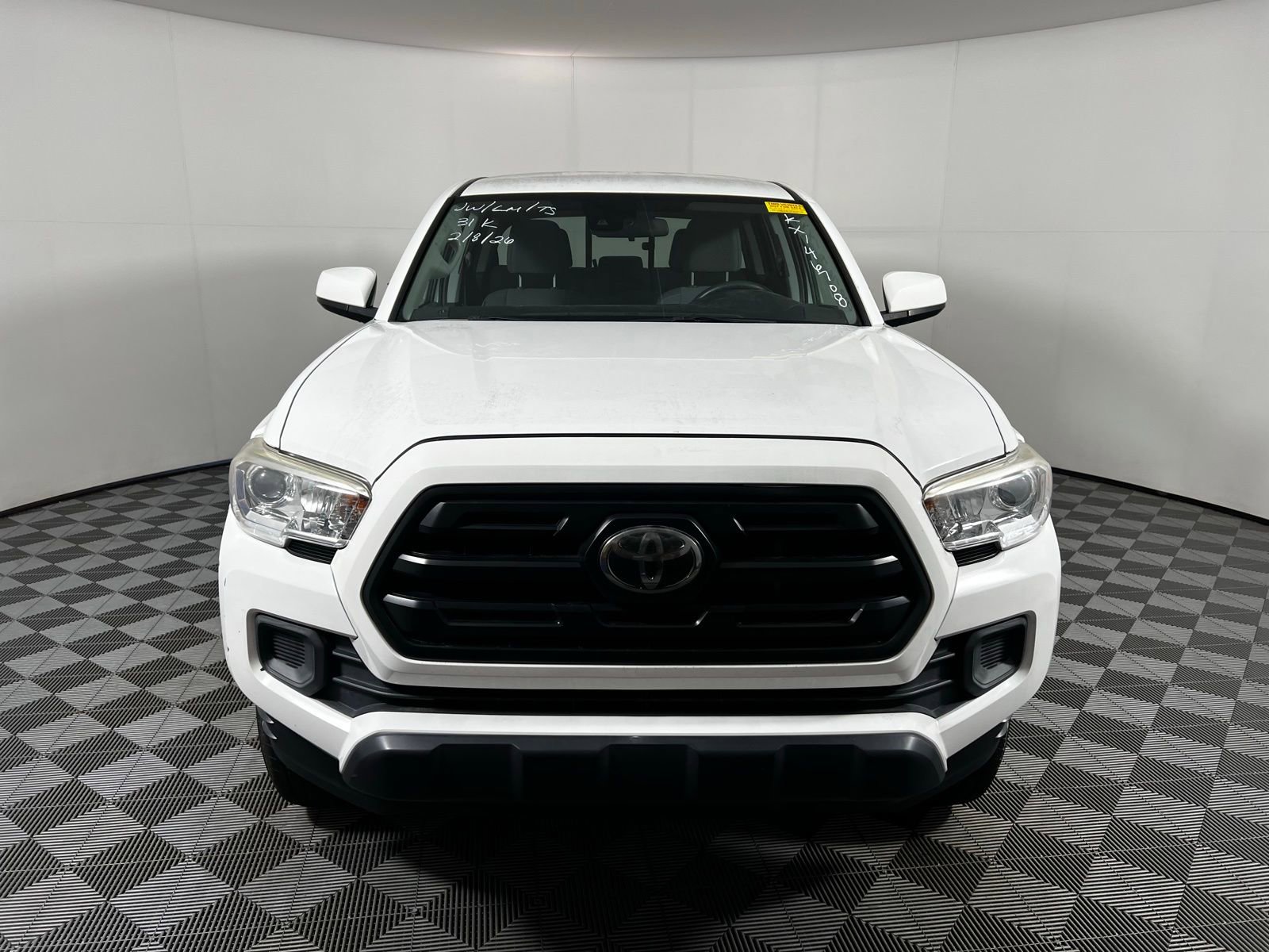 Used 2019 Toyota Tacoma SR image 2