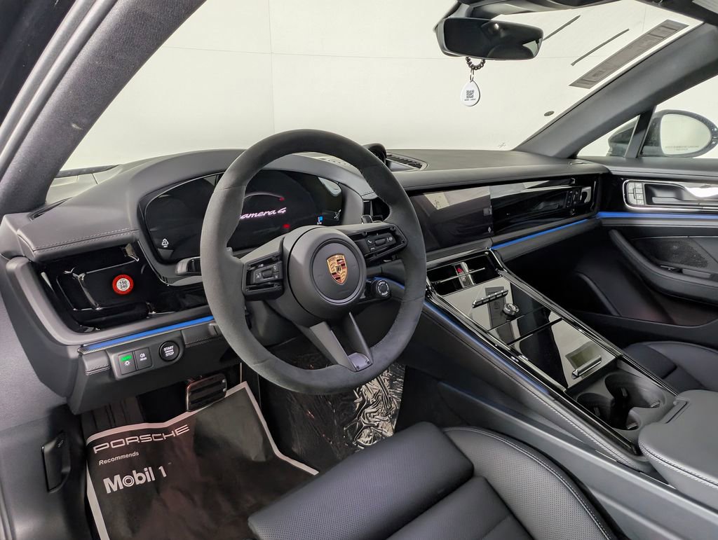 New 2026 Porsche Panamera 4 image 4