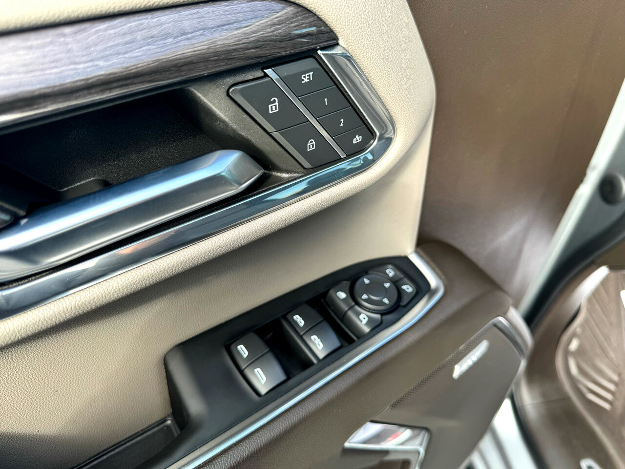 Used 2024 Chevrolet Silverado 1500 LTZ w/ LTZ Premium Package image 15