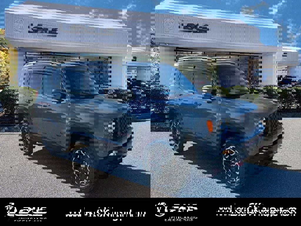 Used 2016 Jeep Renegade Trailhawk image 7