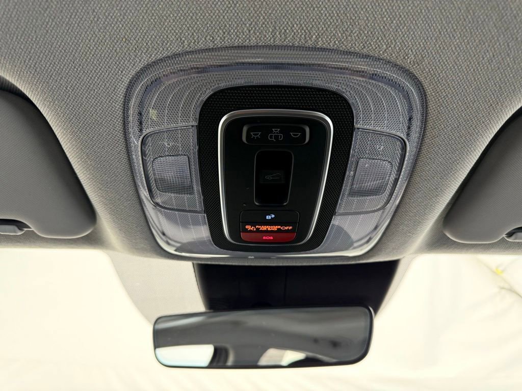 Used 2025 Hyundai Elantra Limited FWD image 37