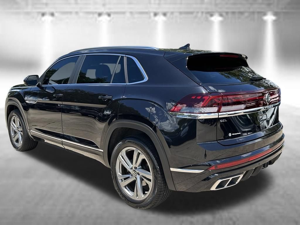 Certified 2024 Volkswagen Atlas Cross Sport SEL R-Line AWD/4WD image 4