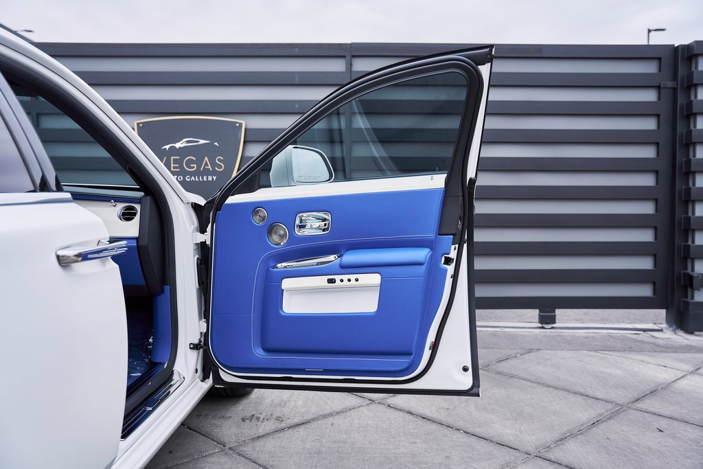 Used 2019 Rolls-Royce Ghost image 21