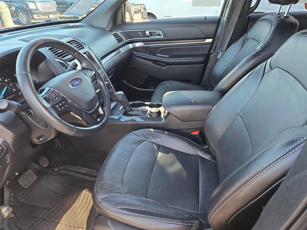 Used 2017 Ford Explorer Limited AWD/4WD image 12