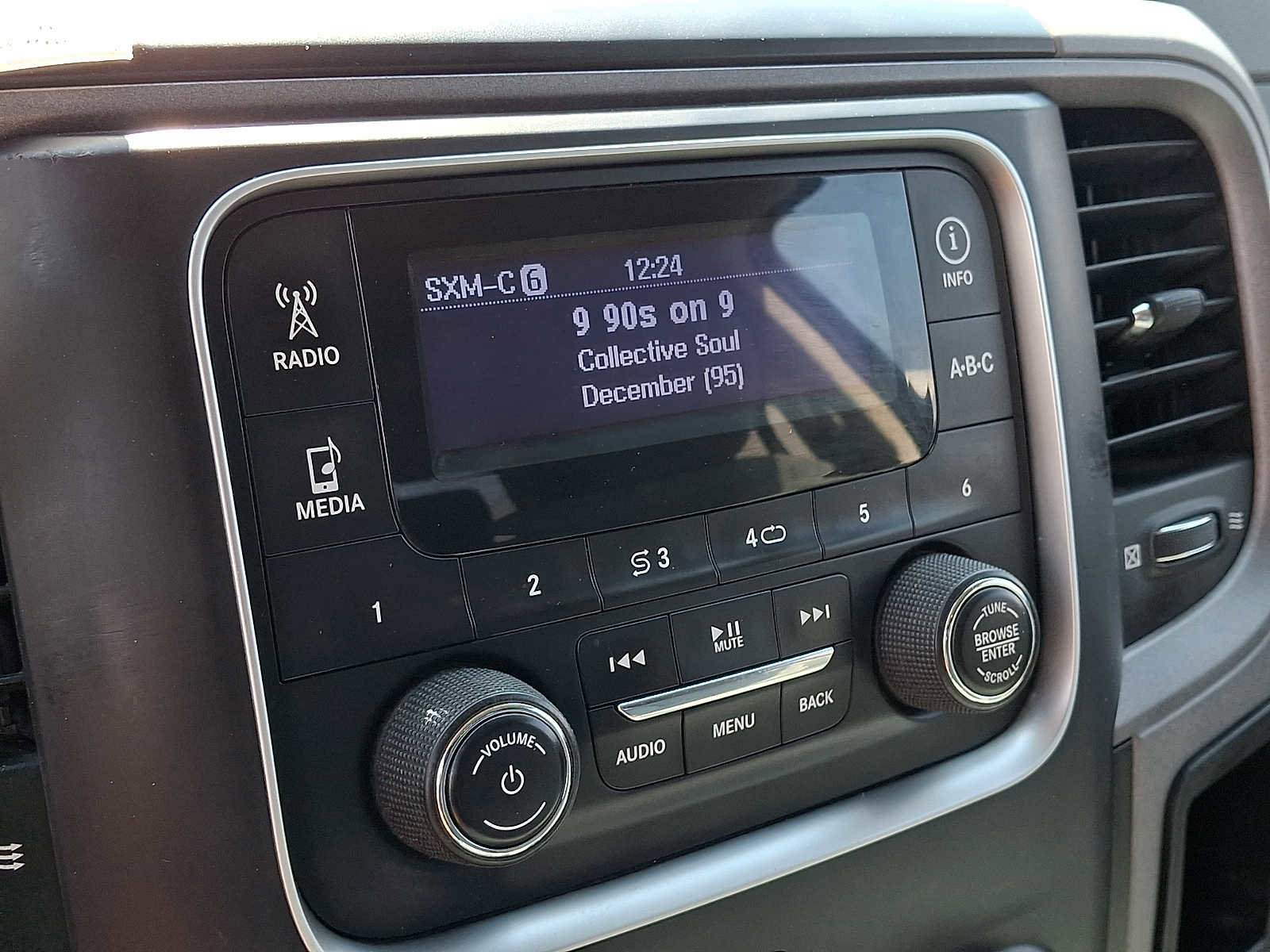 Used 2013 RAM 1500 Express image 16