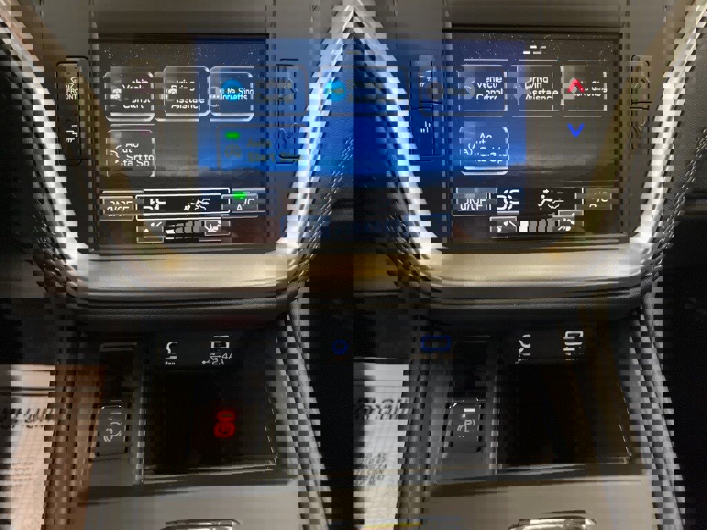 Certified 2025 Subaru Legacy image 24