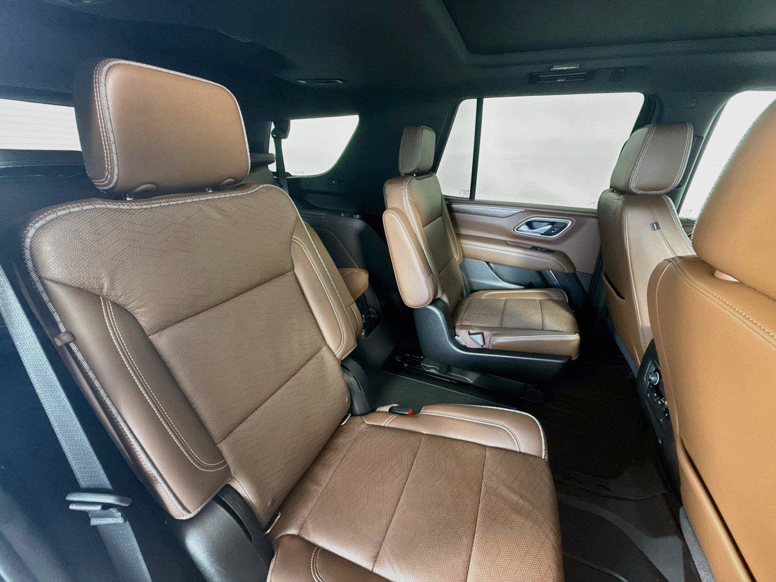 Used 2021 Chevrolet Tahoe High Country w/ Premium Package AWD/4WD image 33