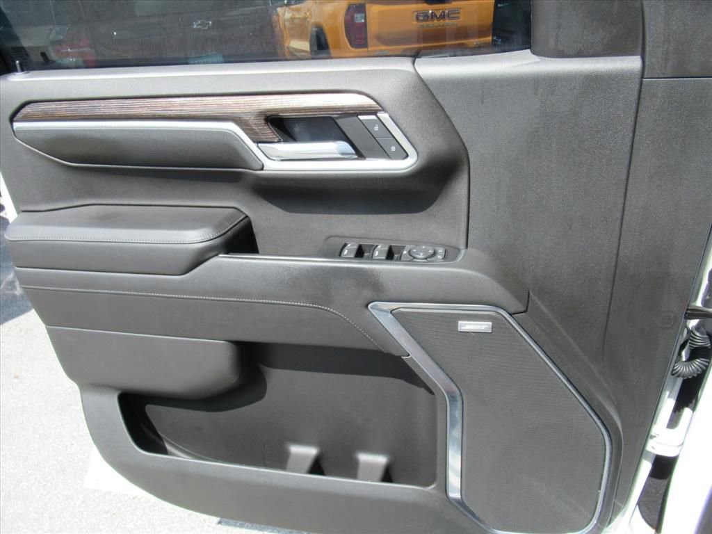 Used 2022 GMC Sierra 1500 Elevation w/ Preferred Package image 19