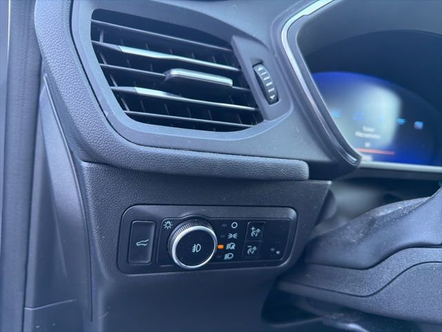 Used 2023 Ford Escape Platinum image 7