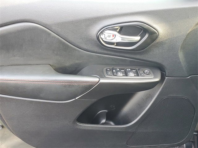 Used 2021 Jeep Cherokee Trailhawk w/ Comfort & Convenience Group image 16