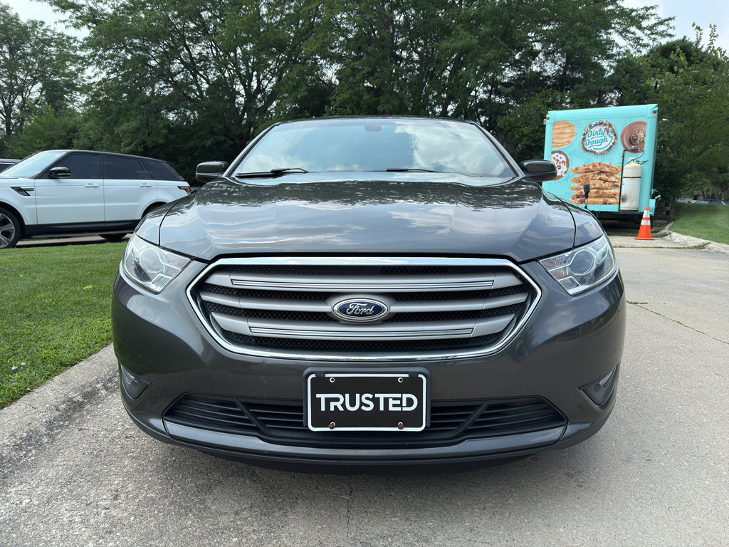 Used 2015 Ford Taurus SEL w/ Equipment Group 201A image 3