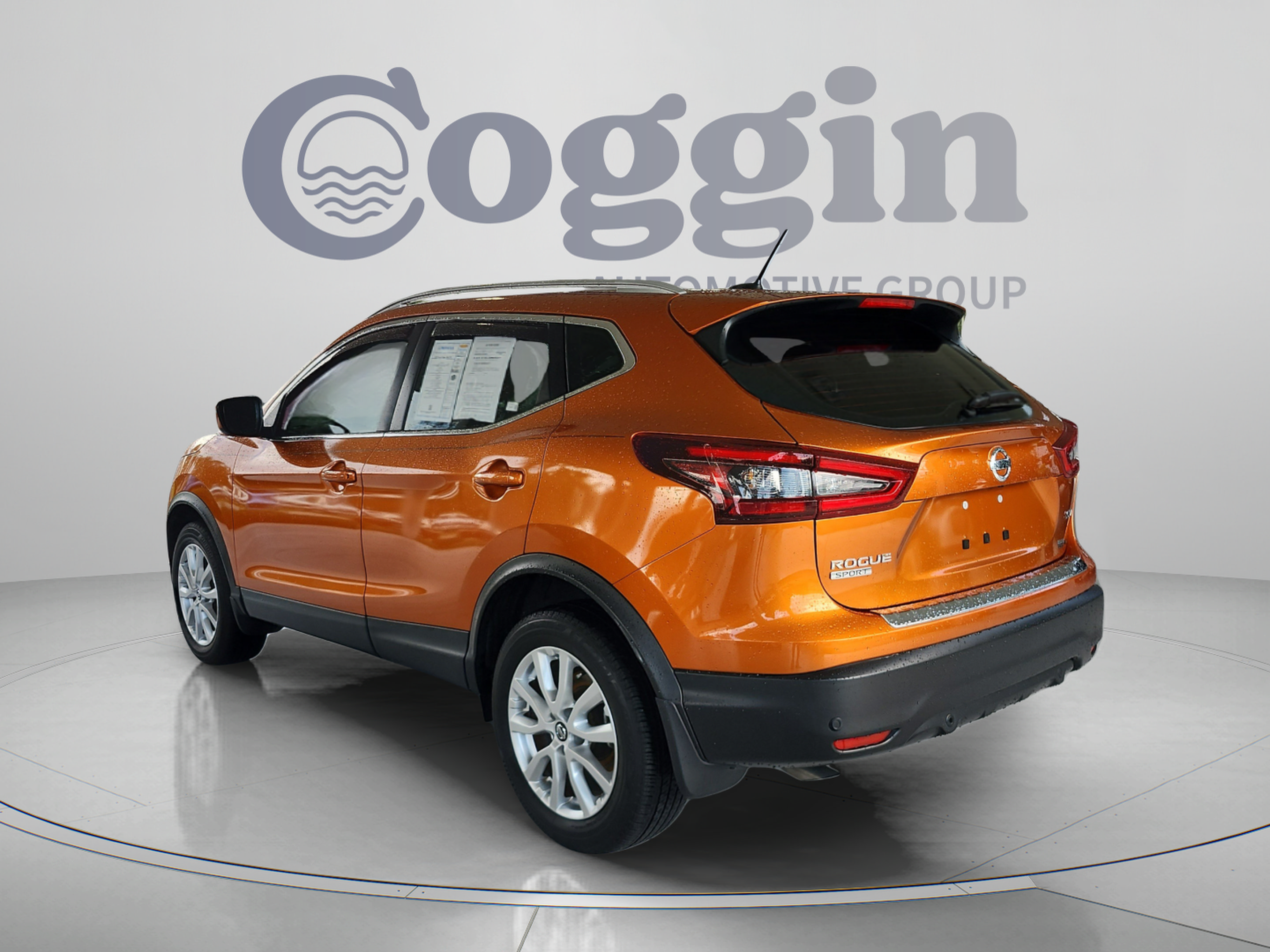 Used 2022 Nissan Rogue Sport SV FWD image 3