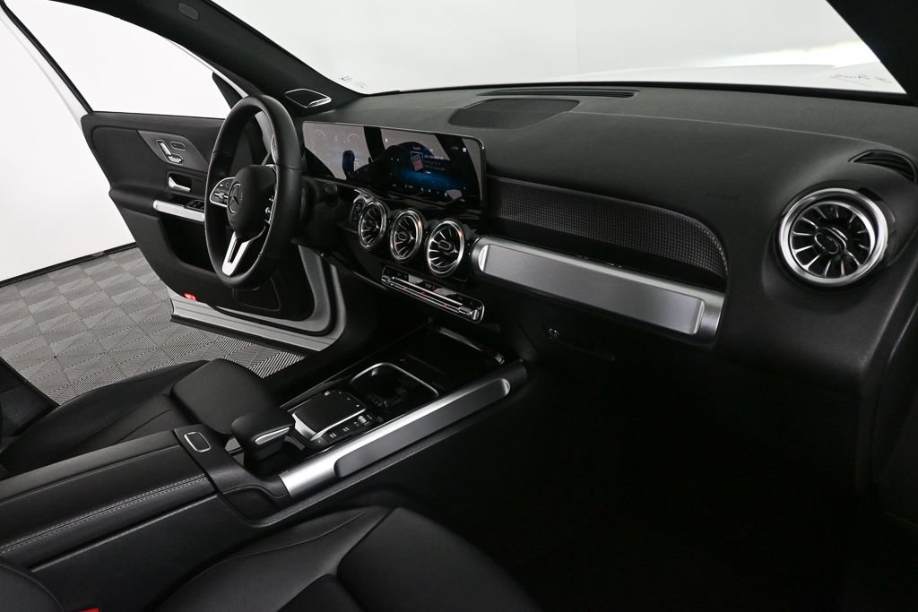 Certified 2023 Mercedes-Benz GLB 250 image 24