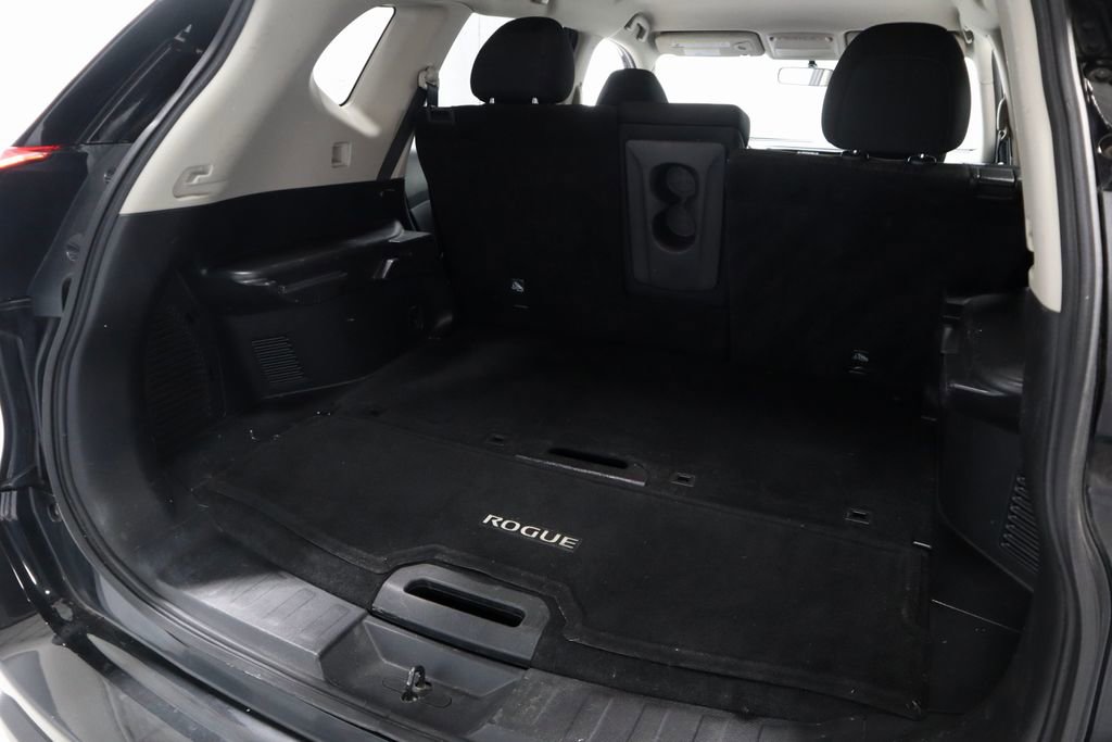 Used 2018 Nissan Rogue SV image 12