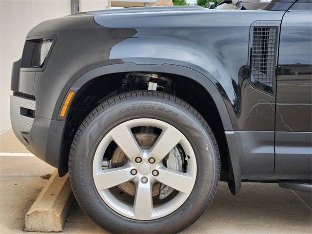 New 2024 Land Rover Defender 110 S image 6