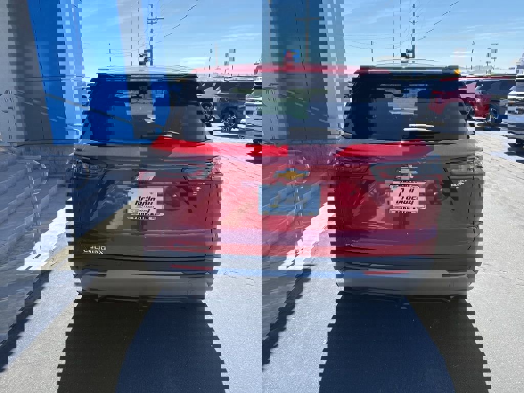 New 2026 Chevrolet Equinox LT w/ Convenience Package II FWD image 6