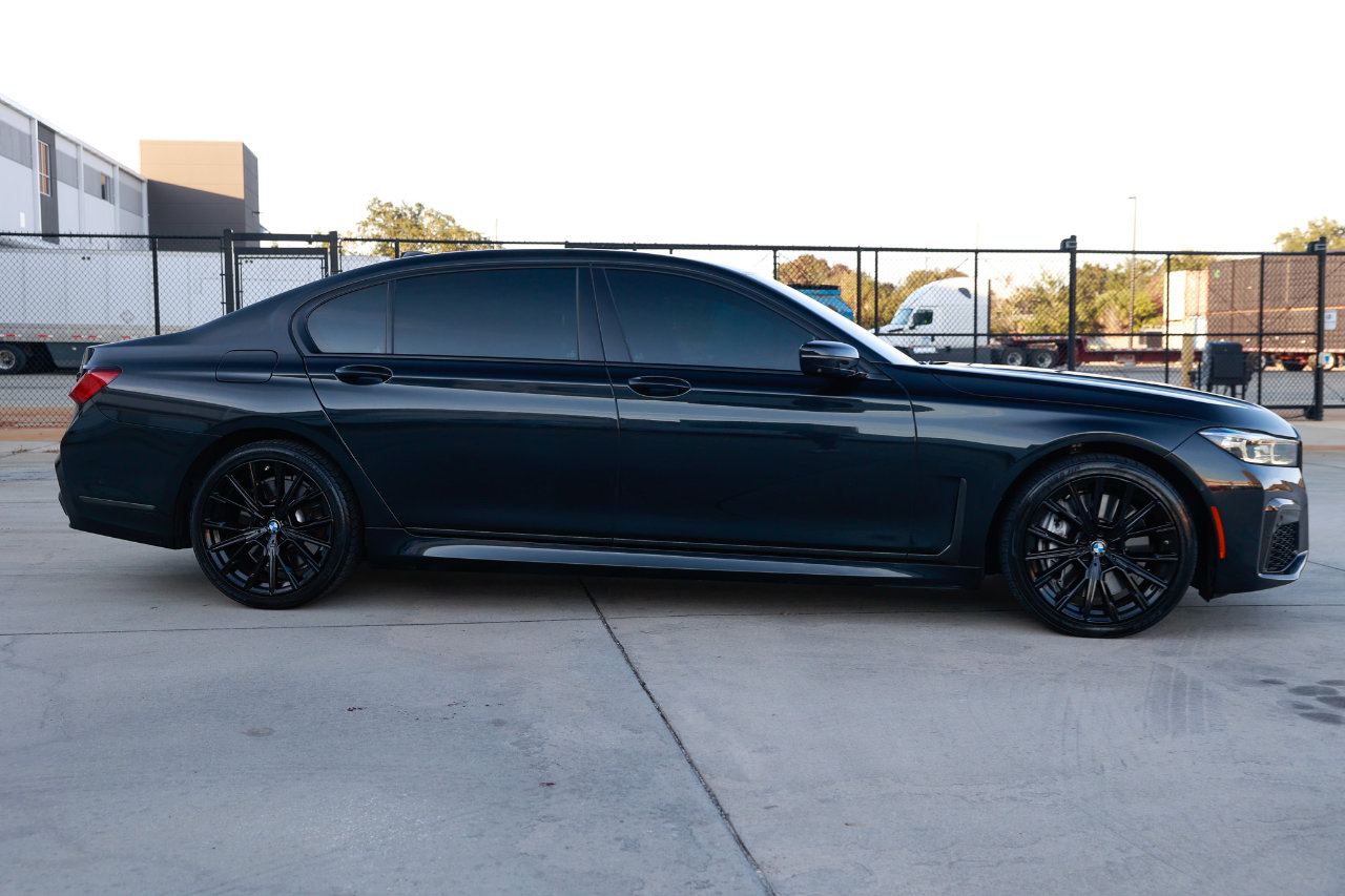 Used 2021 BMW 750i xDrive w/ Luxury Rear Seating Package image 15