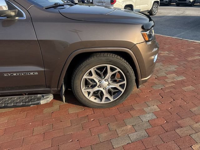 Used 2019 Jeep Grand Cherokee Overland AWD/4WD image 17