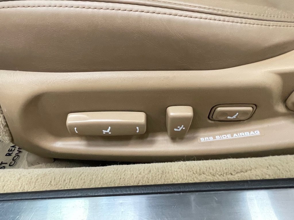 Used 2010 Lexus SC 430 Convertible RWD image 23