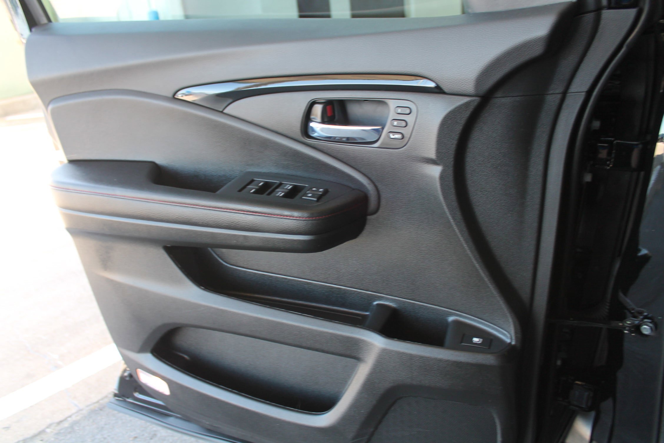 Used 2025 Honda Ridgeline Black Edition image 13