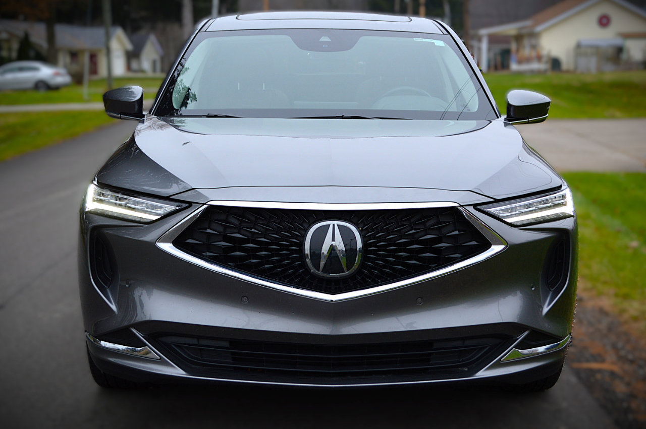 Used 2023 Acura MDX SH-AWD w/ Technology Package image 2