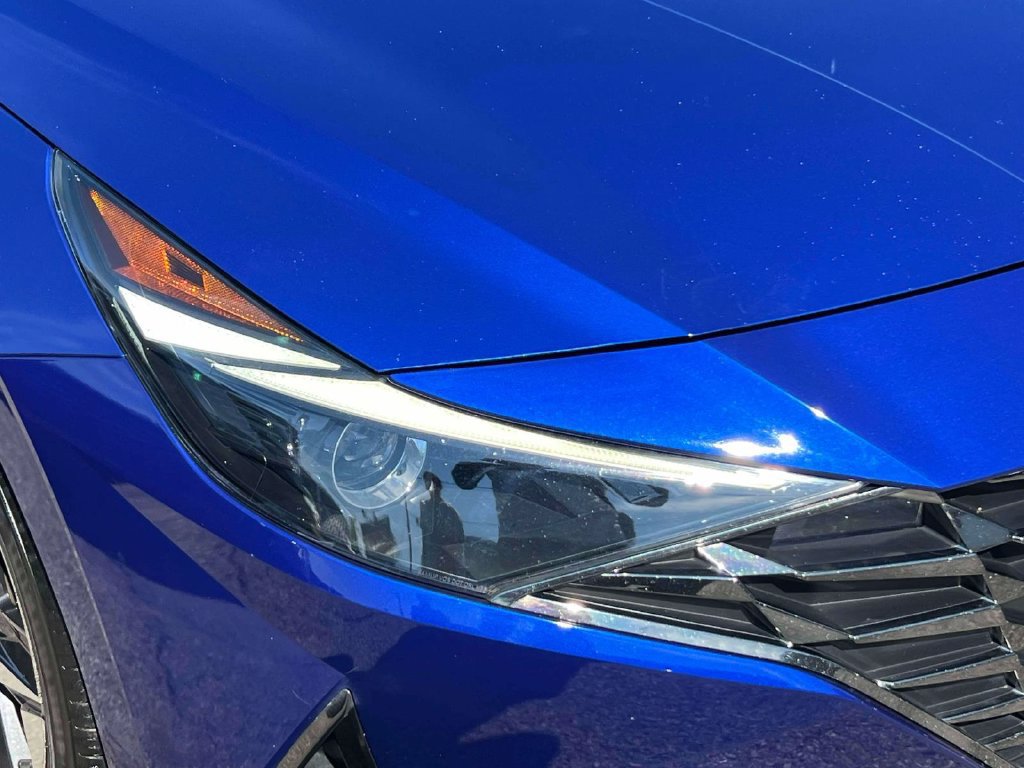 Used 2022 Hyundai Elantra SEL w/ Convenience + Premium Package FWD image 10