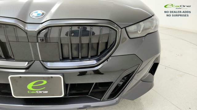 Used 2026 BMW 540i xDrive w/ Executive Package AWD/4WD image 25