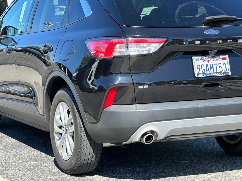 Used 2022 Ford Escape SE w/ Convenience Package FWD image 5
