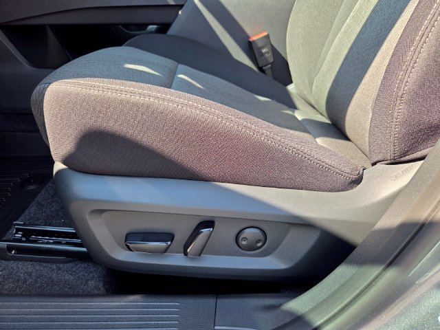 New 2026 Nissan Rogue SV AWD/4WD image 8