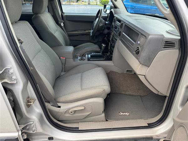 Used 2007 Jeep Commander Sport RWD image 13