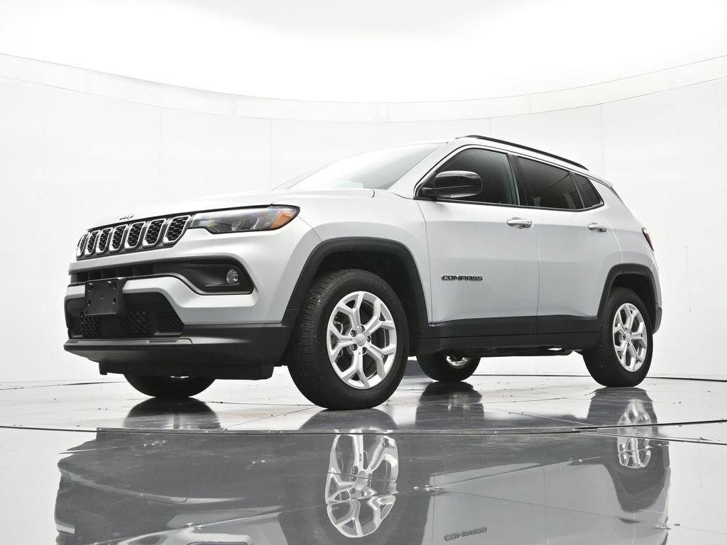 Used 2024 Jeep Compass Latitude AWD/4WD image 35