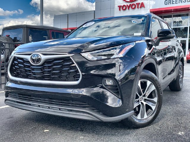 Used 2023 Toyota Highlander XLE