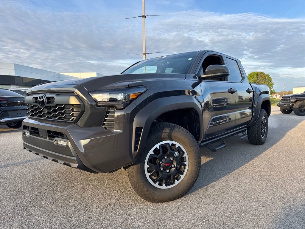 Used 2025 Toyota Tacoma TRD Off-Road image 1