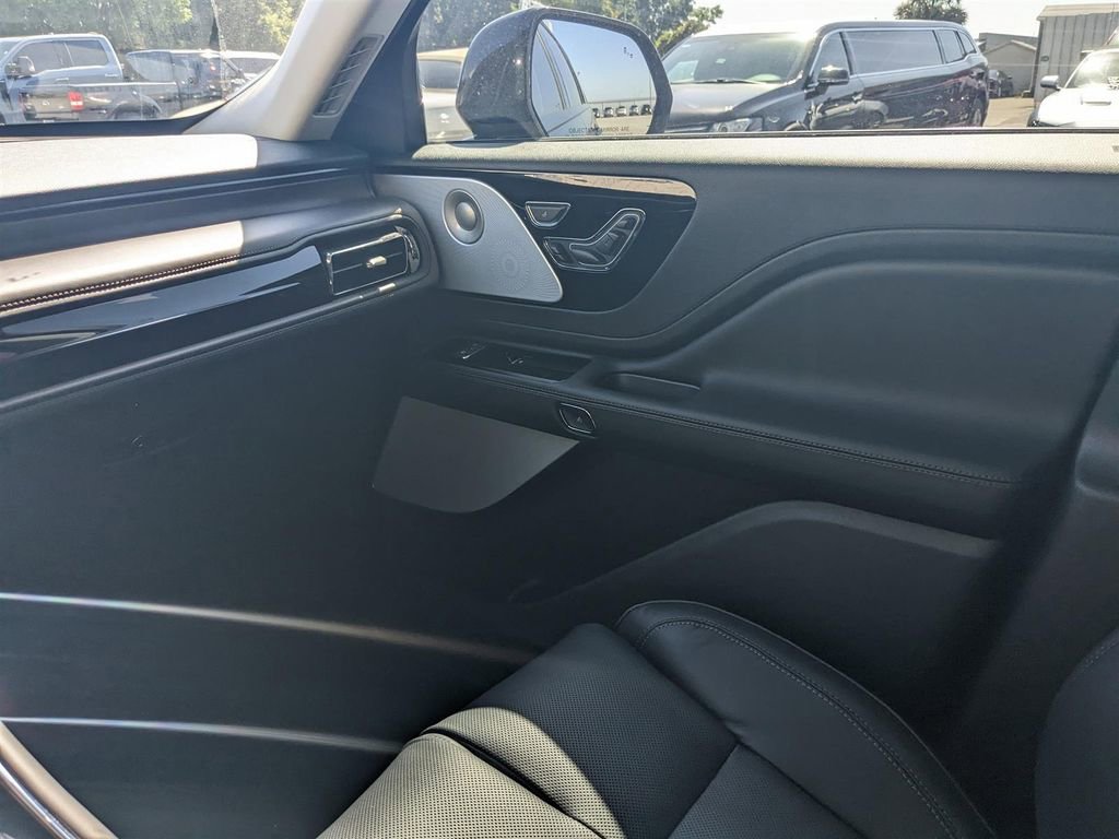 New 2025 Lincoln Aviator Reserve w/ Equipment Group 201A image 14