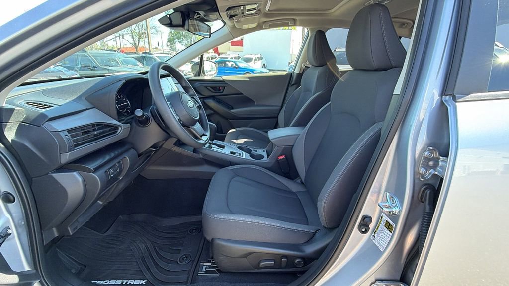 Used 2025 Subaru Crosstrek 2.0i Premium image 32