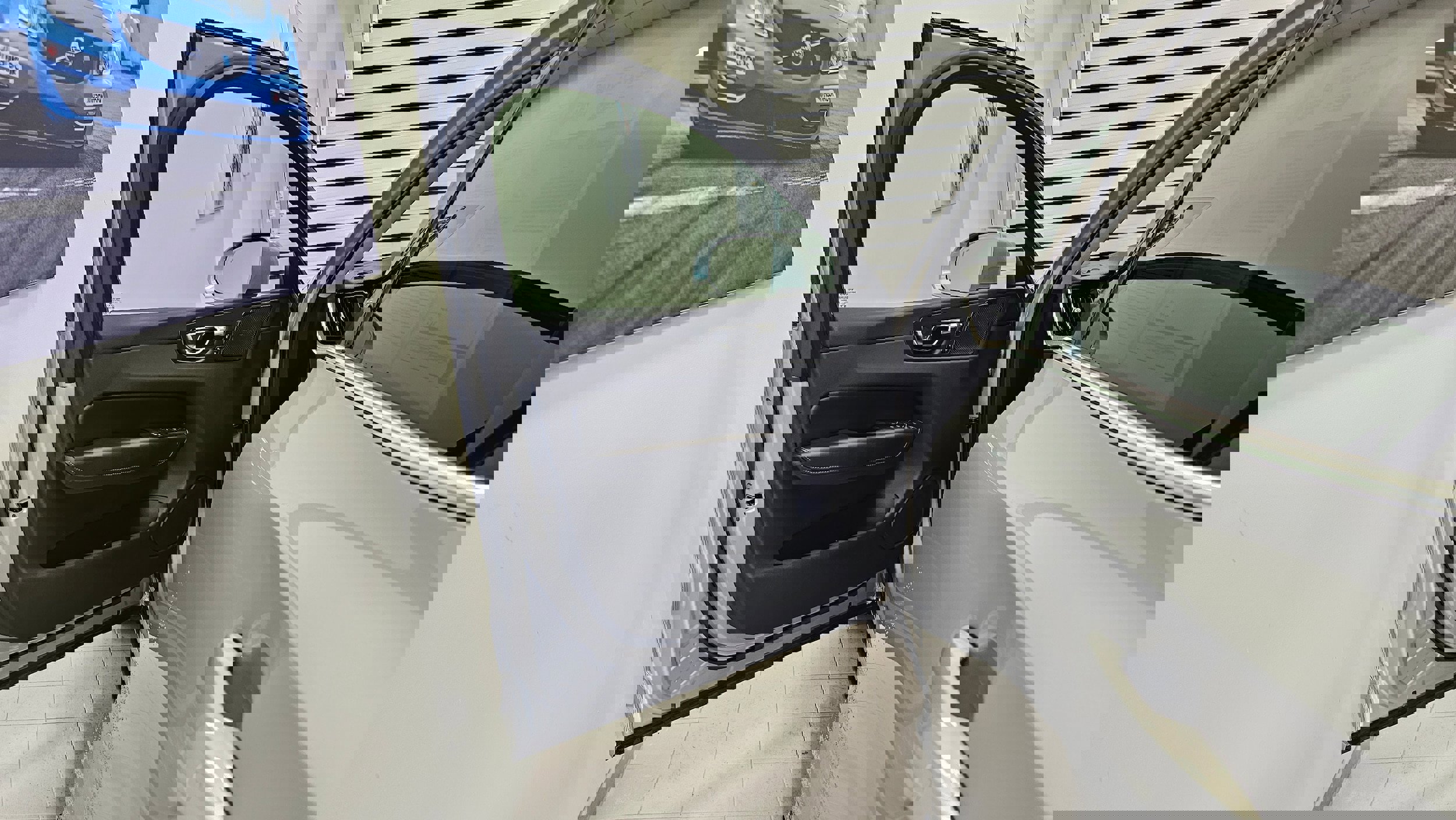 Certified 2022 Volvo XC60 B6 Inscription w/ Climate Package image 20