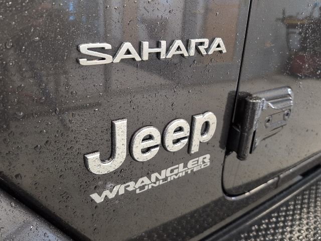 Used 2021 Jeep Wrangler Unlimited Sahara w/ Uconnect 4C Nav & Sound Group image 11