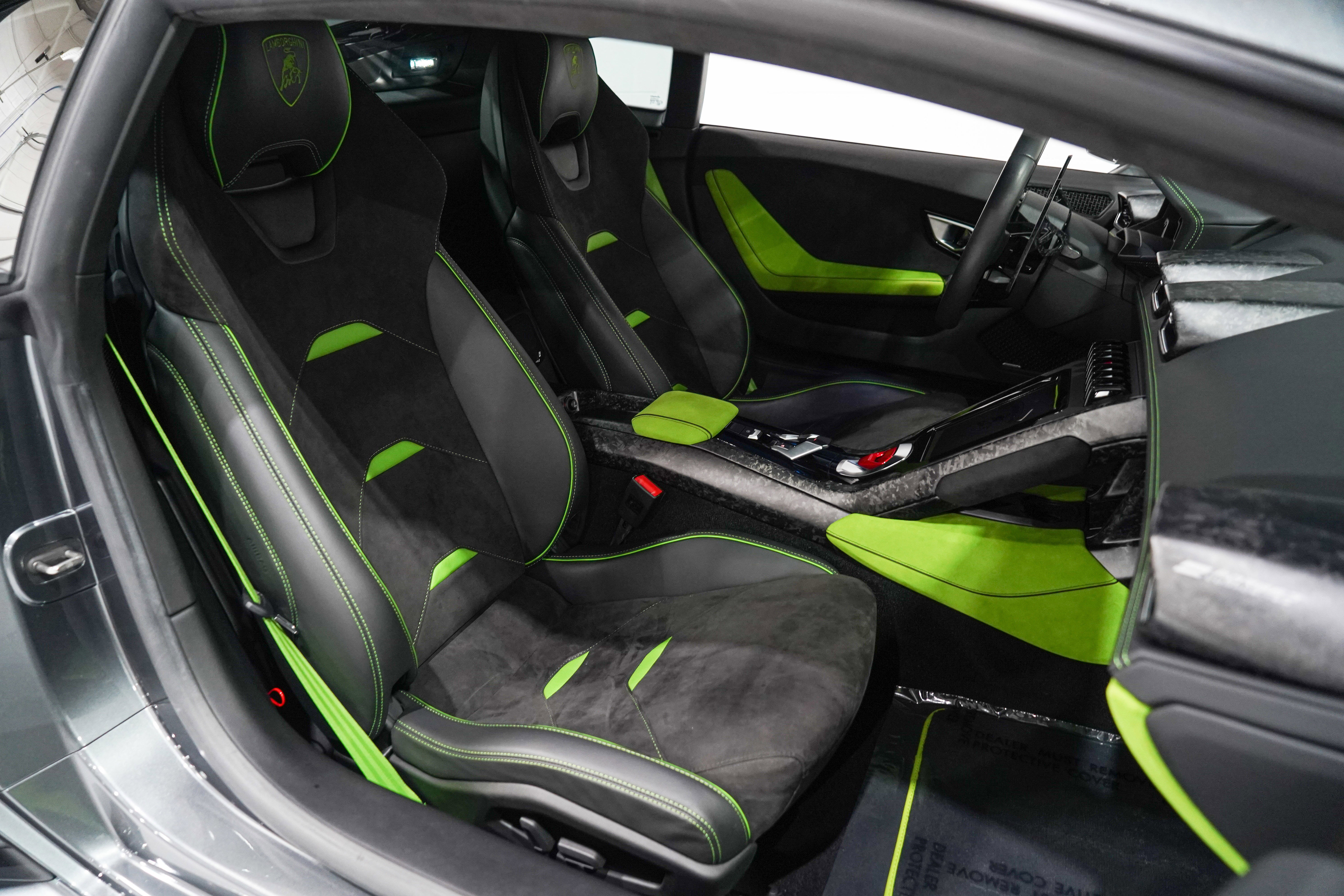 Used 2022 Lamborghini Huracan EVO RWD image 15