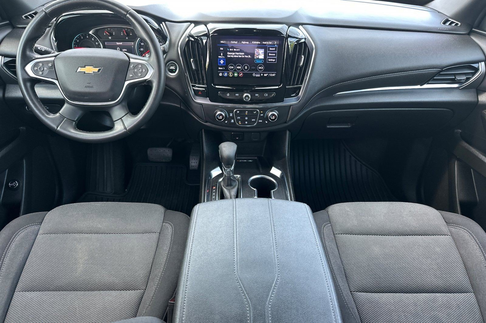 Used 2023 Chevrolet Traverse LT FWD image 14