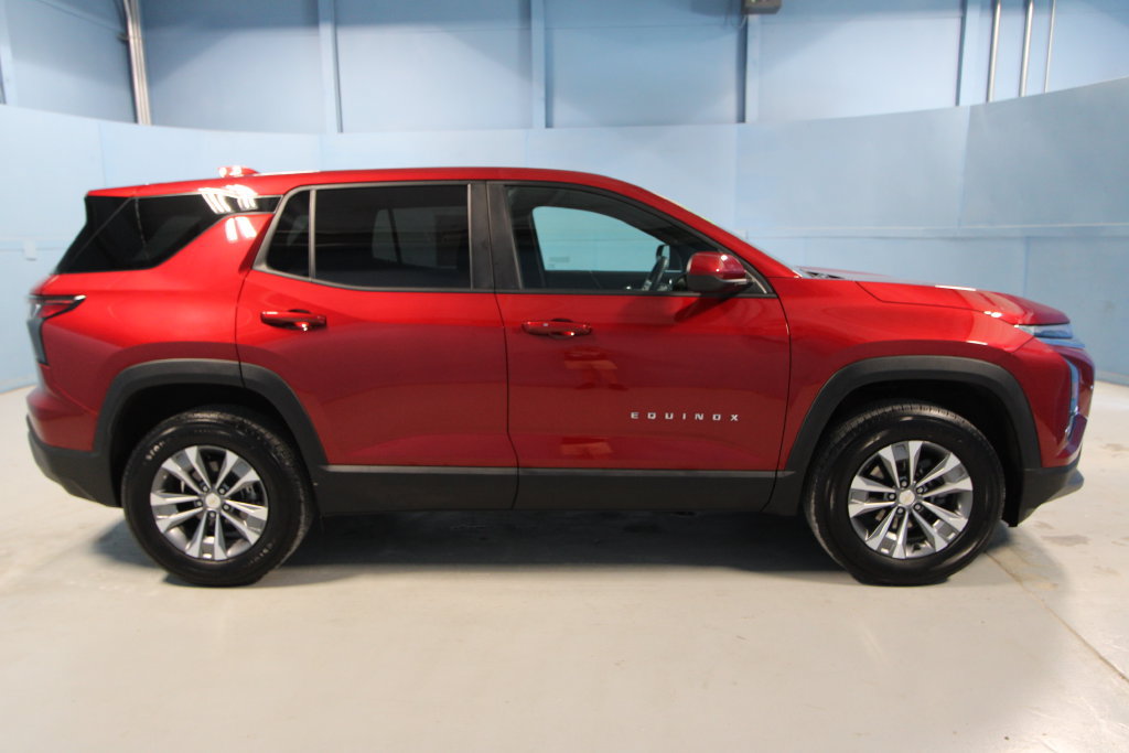 Used 2026 Chevrolet Equinox LT FWD image 30