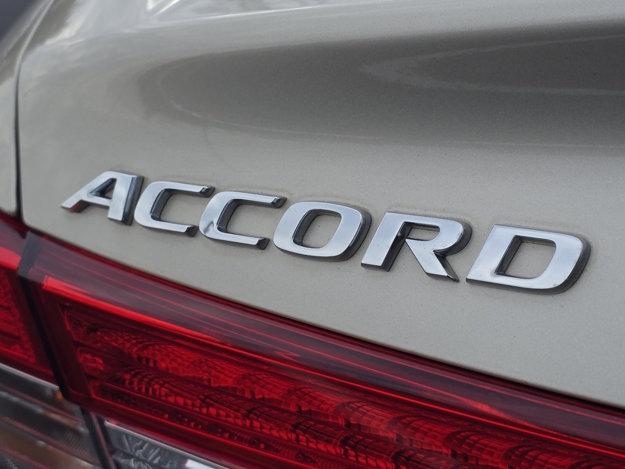 Certified 2018 Honda Accord EX-L image 12