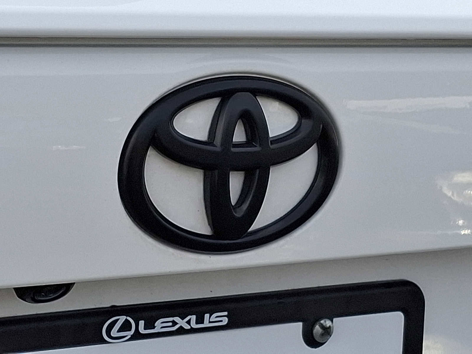 Used 2022 Toyota RAV4 LE image 29