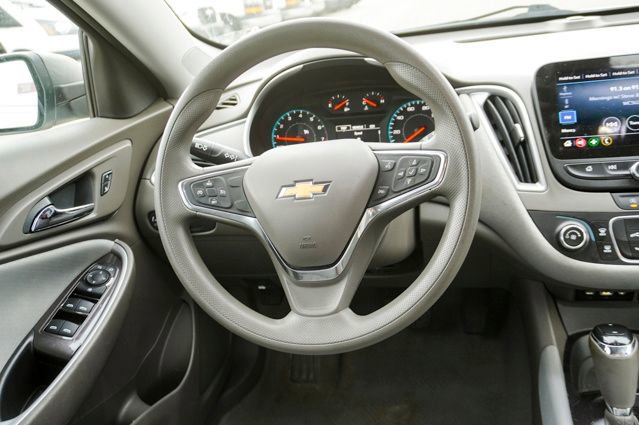 Used 2020 Chevrolet Malibu LS image 9