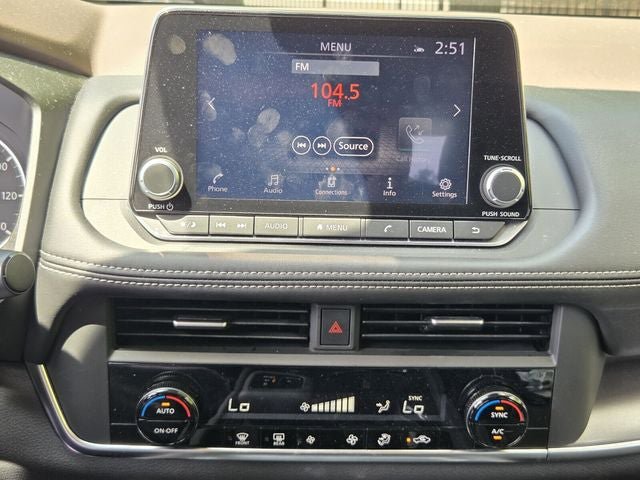 Used 2023 Nissan Rogue SV FWD image 20