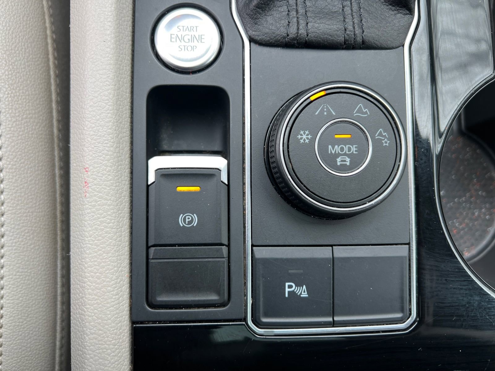 Used 2019 Volkswagen Atlas SEL R-Line image 26