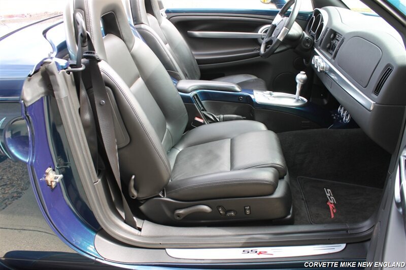 Used 2006 Chevrolet SSR w/ Preferred Equipment Group RWD image 21
