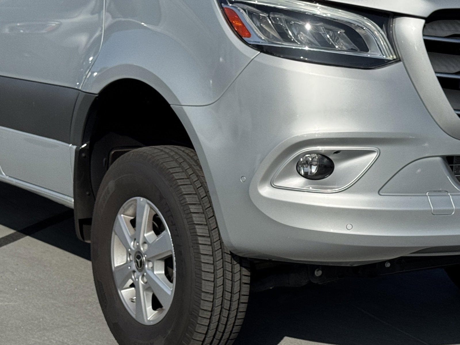 Used 2023 Mercedes-Benz Sprinter 2500 image 4