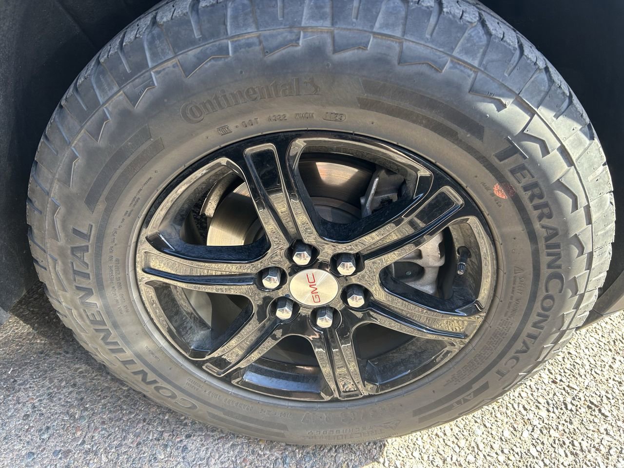 Used 2023 GMC Acadia AT4 w/ Technology Package AWD/4WD image 5