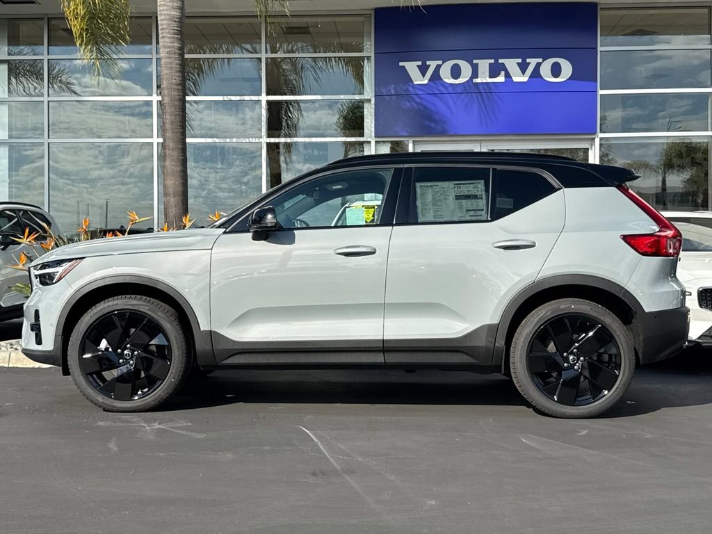 New 2026 Volvo XC40 B5 Ultra w/ Climate Package image 2